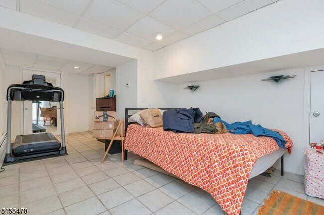 Building Photo - 27 Great Hills Terrace