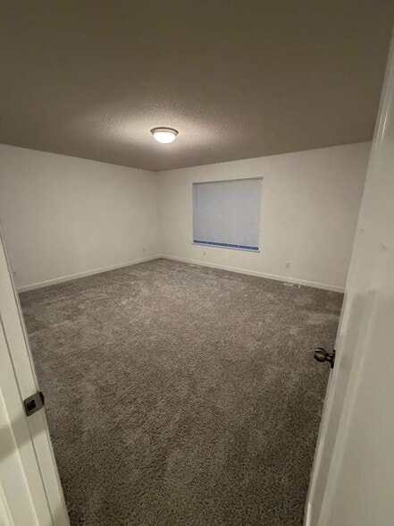 Building Photo - 10604 Heron Ave S