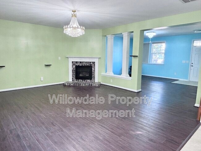 Building Photo - 624 Piper Stream Cir
