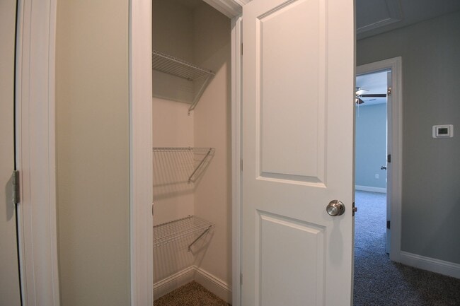 Building Photo - Gorgeous 2 Bedroom Townhome in Beachside Village