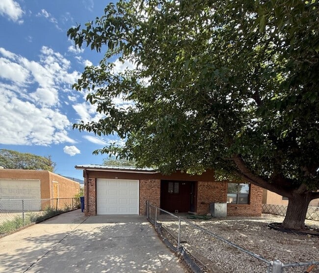 Primary Photo - 3 Bedroom 2 Bath 1 Car Garage 1200 Square ...