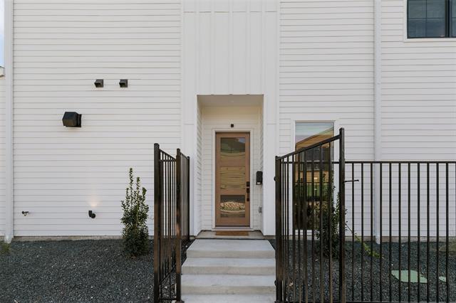 Building Photo - 2513 N Winnetka Ave