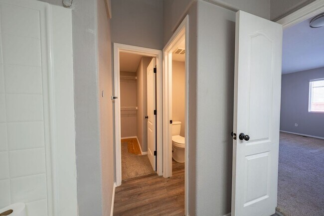 Building Photo - Stunning 4-bedroom, 3-bathroom home near Ft Carson!