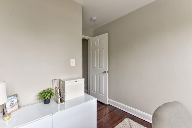 Building Photo - 1343 Kennedy St NW