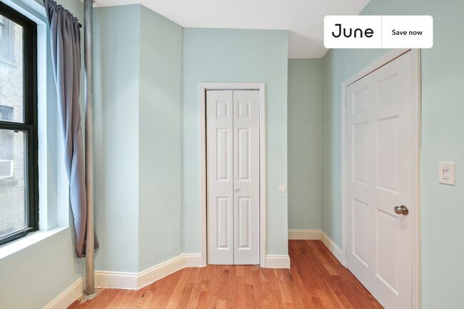 Building Photo - 23 E 109th St