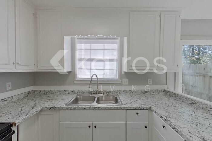 Building Photo - 2550 Old Dobbin Dr E