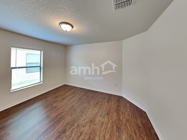 Building Photo - 1214 Brenton Leaf Dr