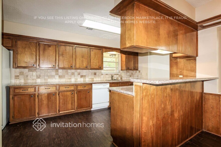 Building Photo - 5318 Woodville Ln