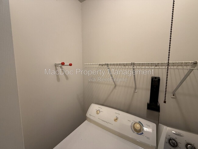 Building Photo - 11185 Kensington Pl