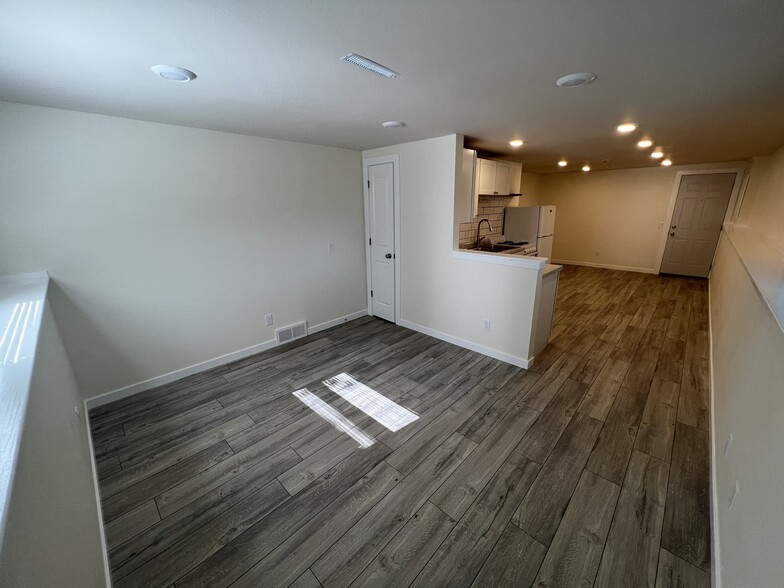 Building Photo - 6118 Strathmore Ln