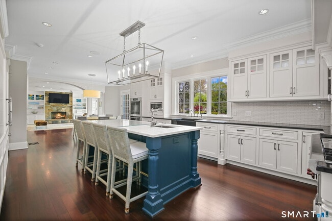 Building Photo - 774 South Ave