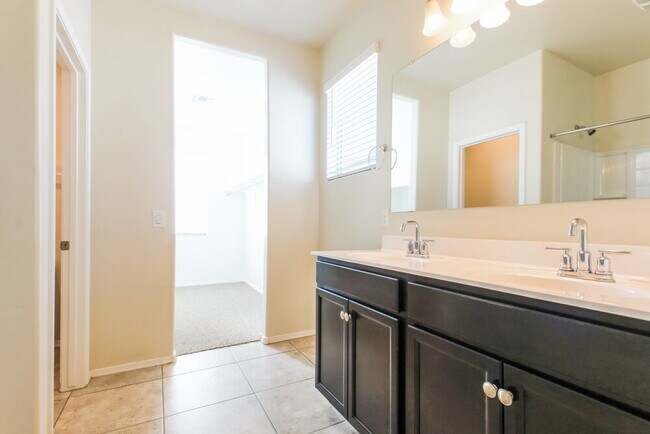 Building Photo - 5182 E Sharbel Rd