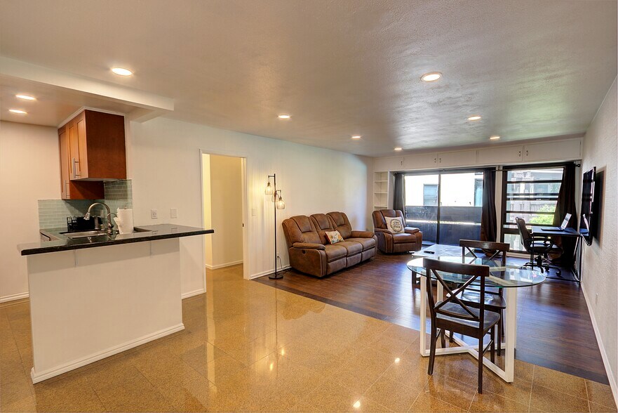 Building Photo - 7740 Redlands St