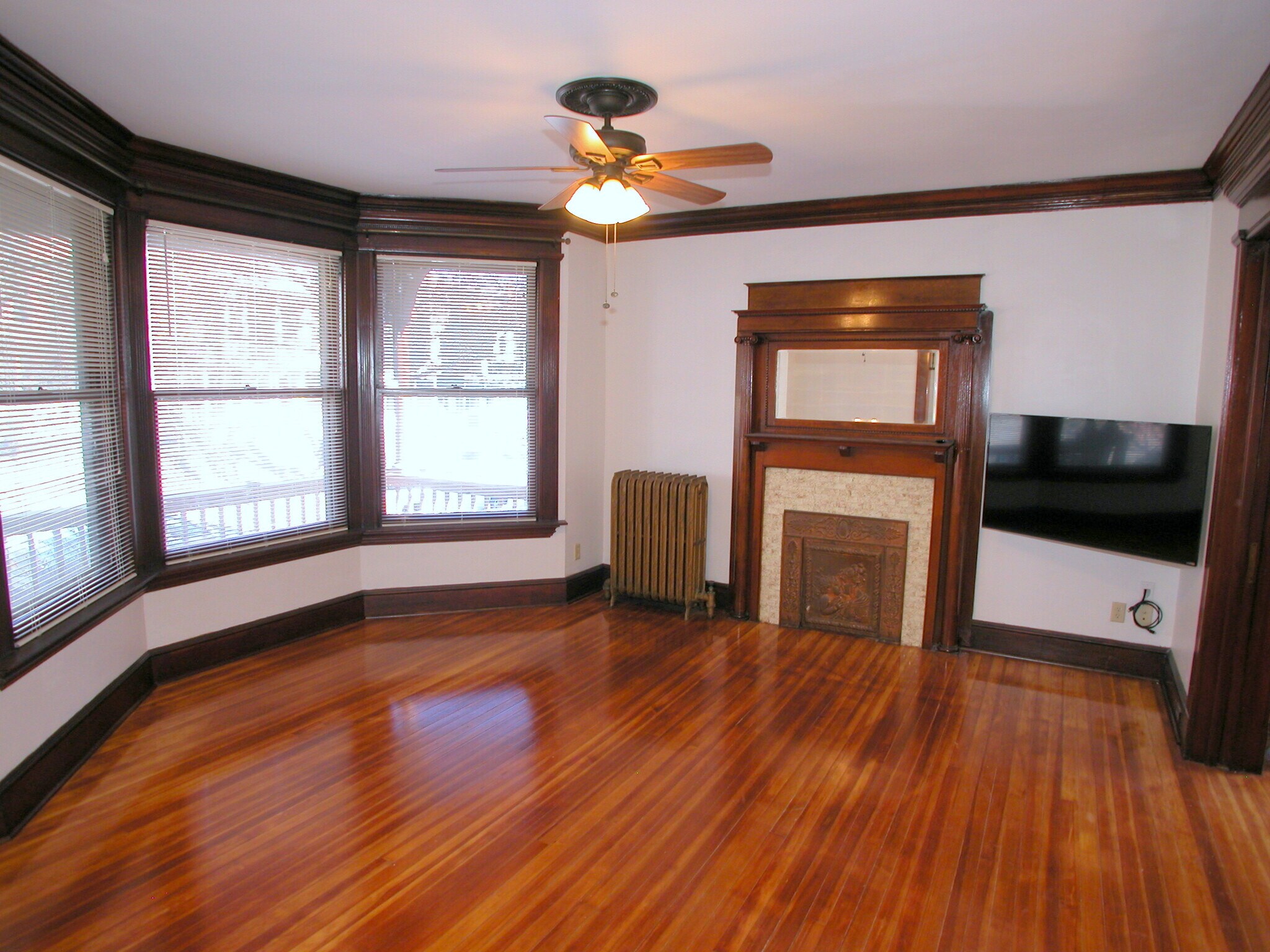 Building Photo - 454 Hamilton St