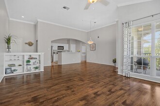 Building Photo - 6607 Lake Woodlands Dr