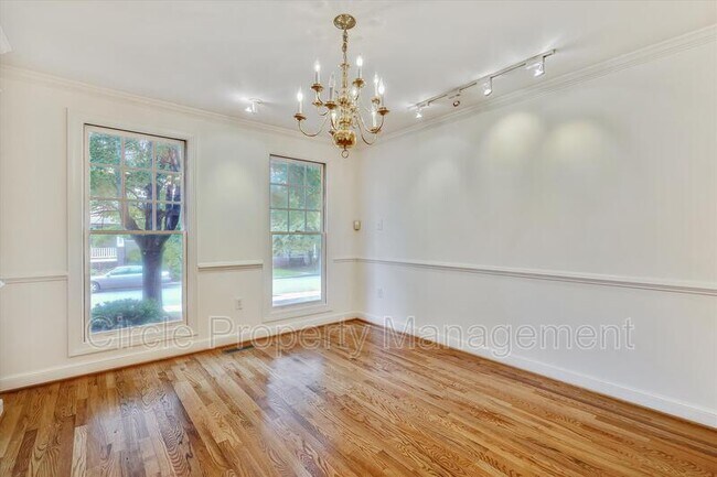 Building Photo - 1805 N Adams St