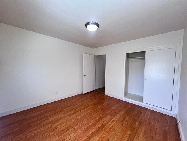 Building Photo - SPACIOUS 2 BEDROOM/1 BATH AVAILABLE IN HAYWARD CA !!!!