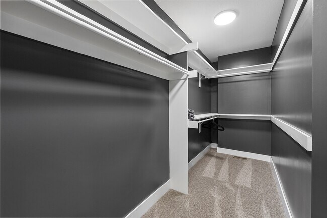 Building Photo - 1438 Indianola Ave