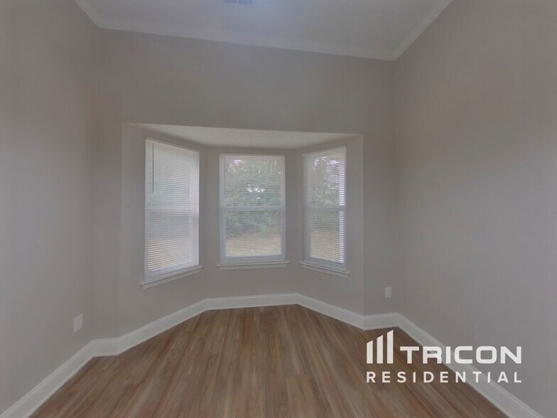 Building Photo - 9617 Kenneth Glenn Dr