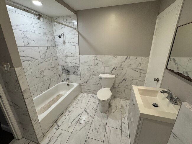 Building Photo - 53 Cedar St