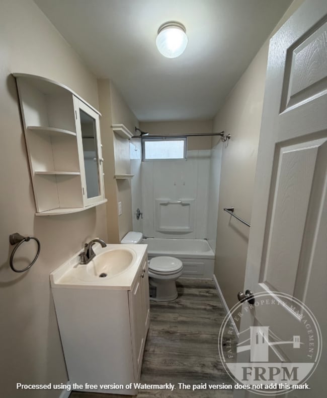 Building Photo - 1879 N Main St