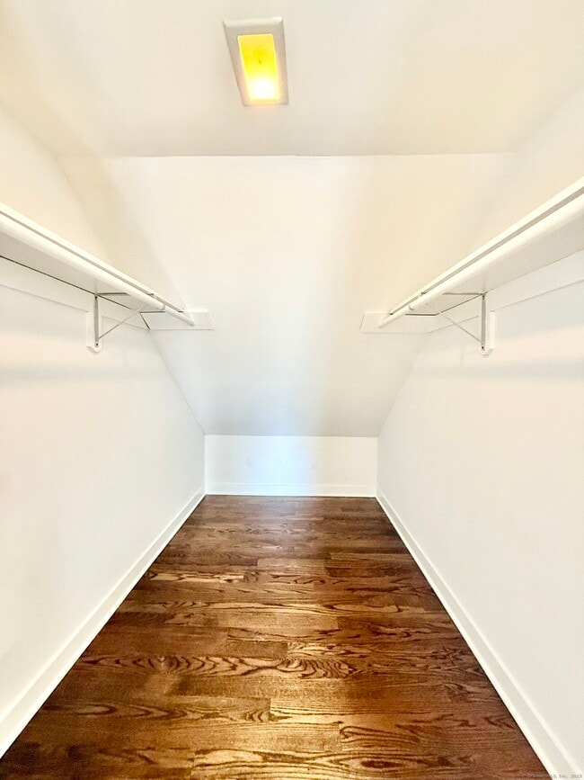 Building Photo - 40 E Pasadena Pl
