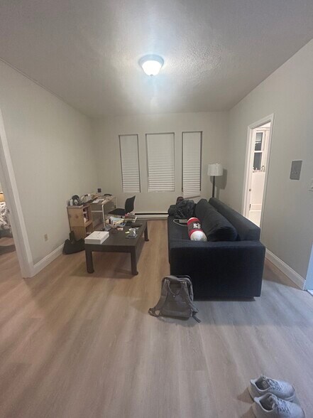 Building Photo - 126 Warren St