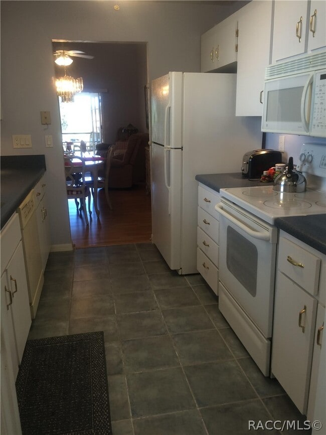 Building Photo - 791 E Hartford St