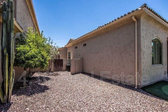Building Photo - 14590 W Hidden Terrace Loop