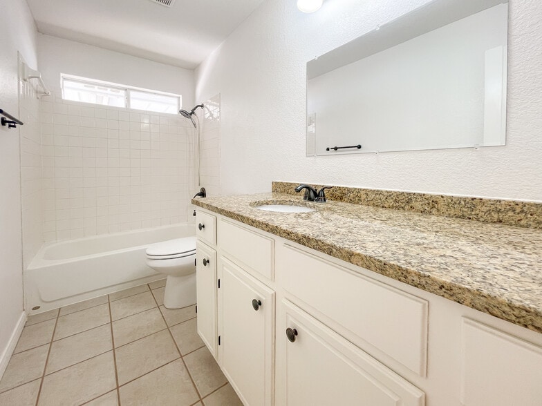 Building Photo - 14308 Chisolm Dr