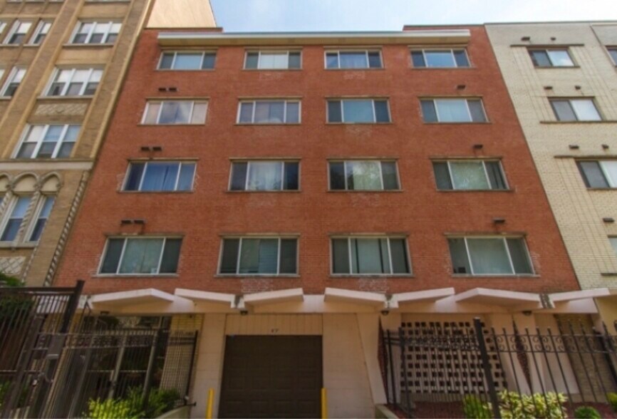 Building Photo - 5953 N Kenmore Ave