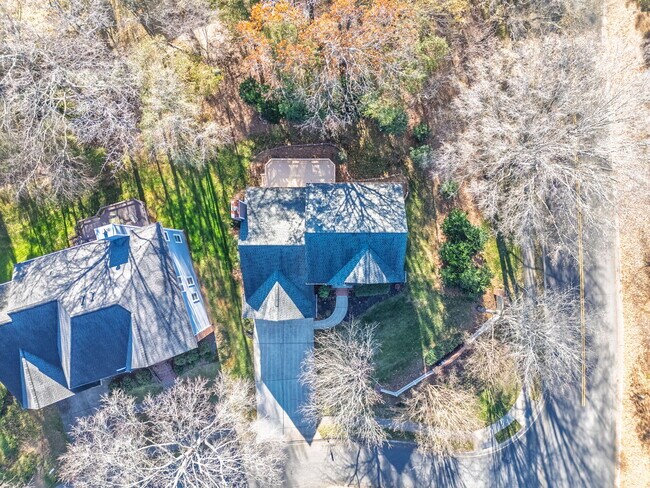 Building Photo - 9200 Brechin Dr