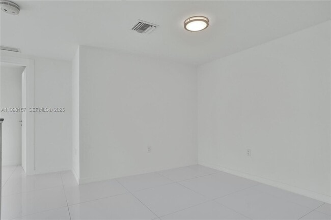 Building Photo - 200 Biscayne Blvd Way