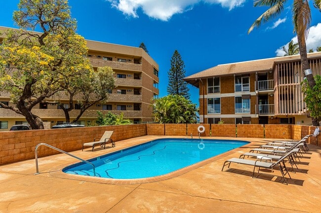 Building Photo - Oceanfront 1 Bed/1 Bath Fully Furnished Condo at Waipuilani!