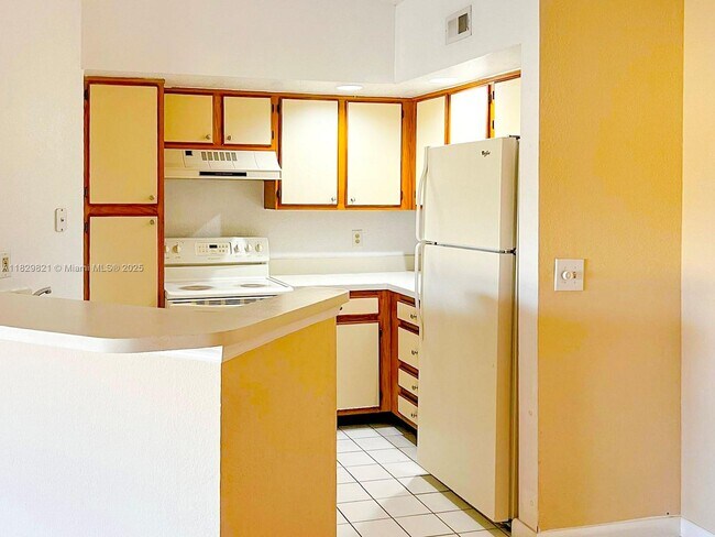 Building Photo - 12400 Vista Isles Dr