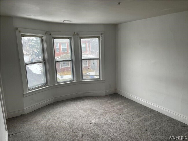 Building Photo - 226 Longnecker St