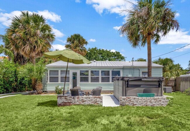 Building Photo - 310 30th St