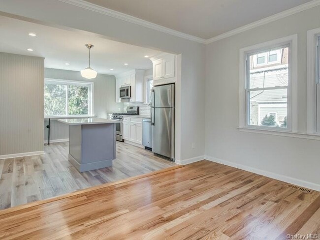 Building Photo - 232 Franklin Ave