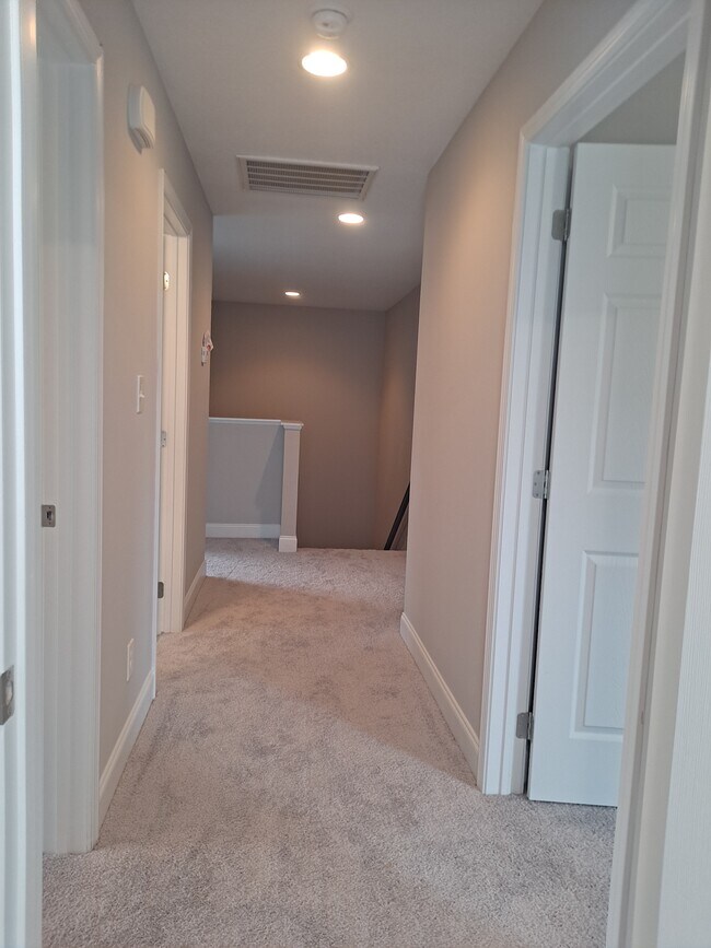 Building Photo - 9218 Upstream Ln