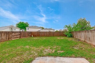 Building Photo - 1414 Meadowhigh Ln