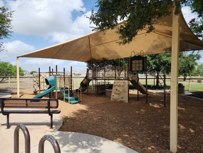 Building Photo - 3306 Putnam Fields