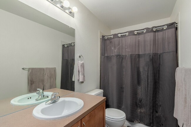 Building Photo - A contemporary 1826 sq ft. 3 Bedroom / 3 Bath Belmar Townhome for rent