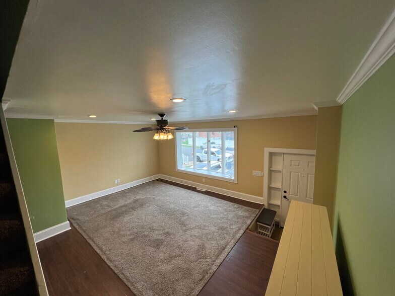 Building Photo - 3008 Secane Dr