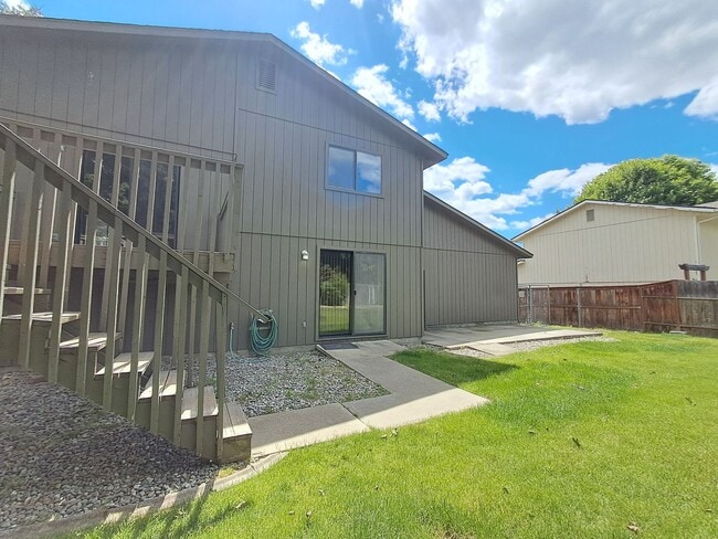 Building Photo - $2,495 - 4 Bed / 2 Bath Beautiful Home in Indian Trail