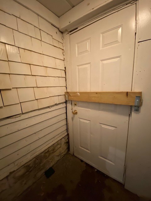Building Photo - 1821 Elwood Ave