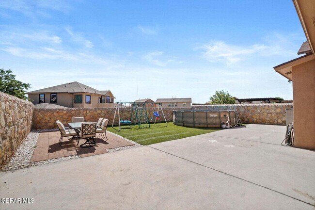 Building Photo - 11032 Bullseye St