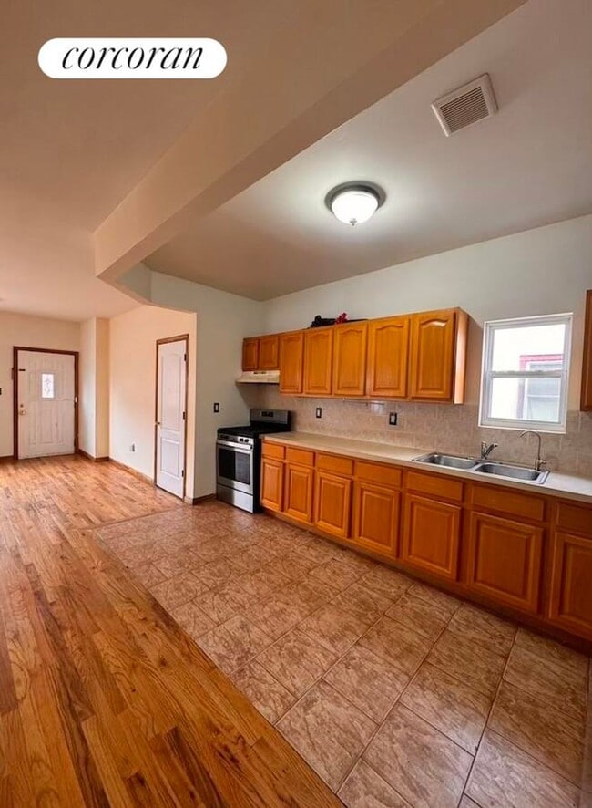 Building Photo - 2-58 Beach 13th St