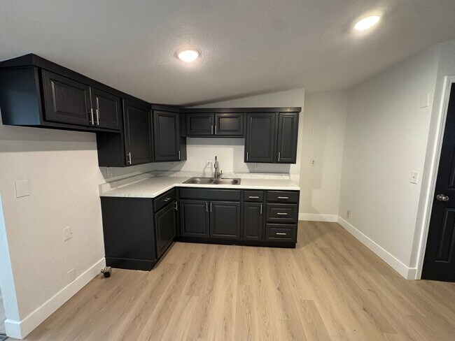 Building Photo - 1800 Gordon St