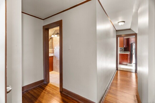 Building Photo - 117 Whitney St