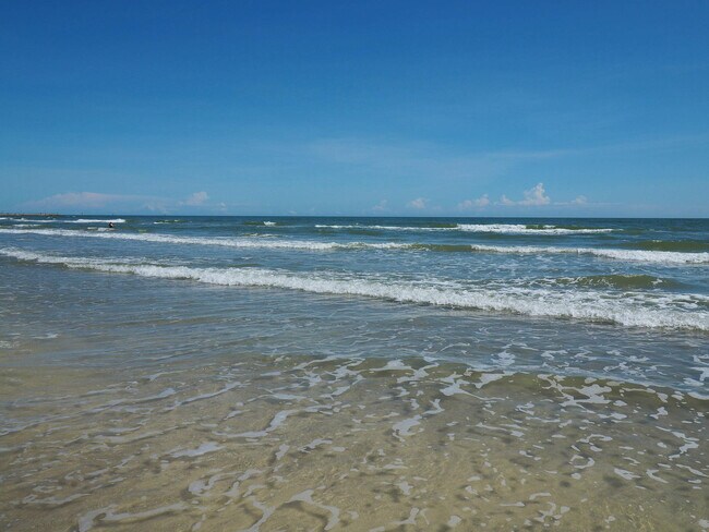 Building Photo - 14814 Leeward Dr